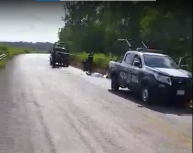 Elementos de la Comisión de emergencia y rescate llegaron al lugar a brindar los primeros auxilios Elementos de la Comisión de emergencia y rescate llegaron al lugar a brindar los primeros auxilios