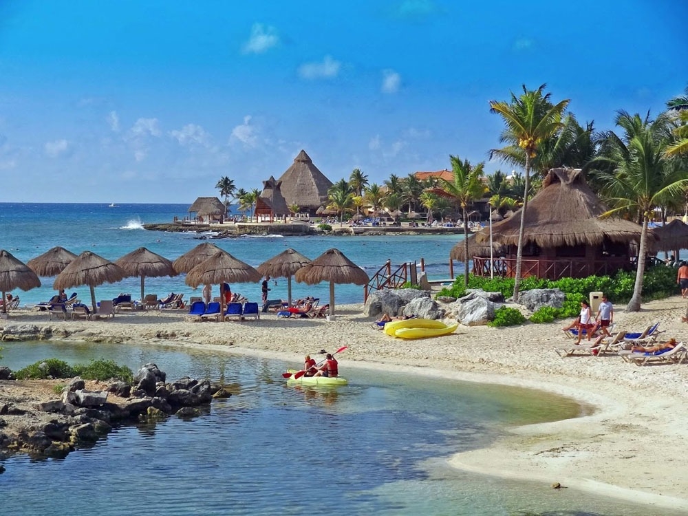 Vecinos impusieron restricciones en Puerto Aventuras debido a una serie de robos en el sitio Vecinos impusieron restricciones en Puerto Aventuras debido a una serie de robos en el sitio