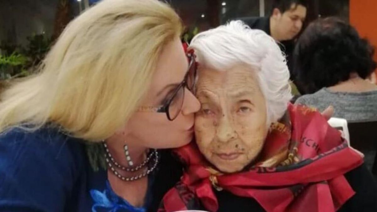 Laura Zapata saca a su abuela del asilo Laura Zapata saca a su abuela del asilo