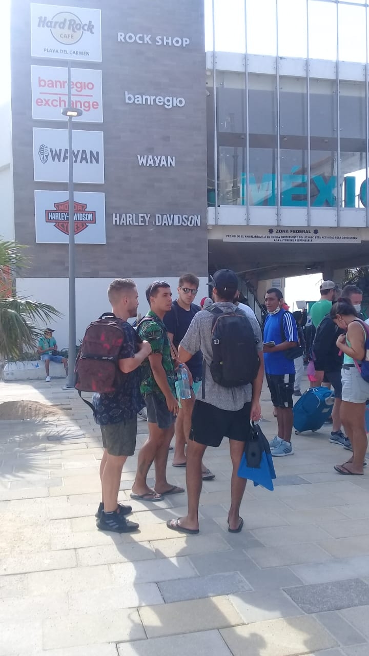 Los turistas desacatan las restricciones del Semáforo Naranja