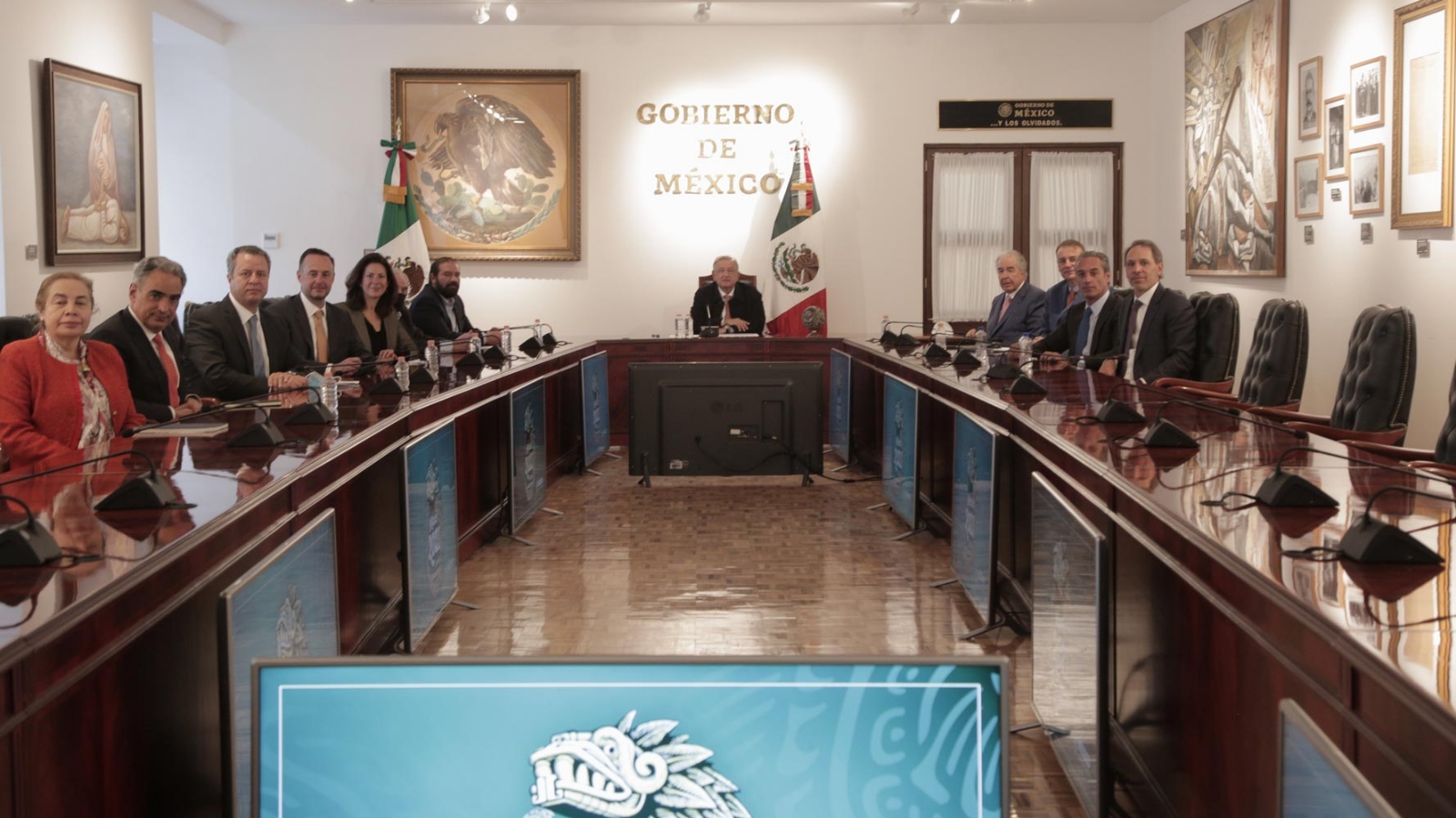 López Obrador consigue acuerdo para que empresas distribuyan internet en zonas lejanas