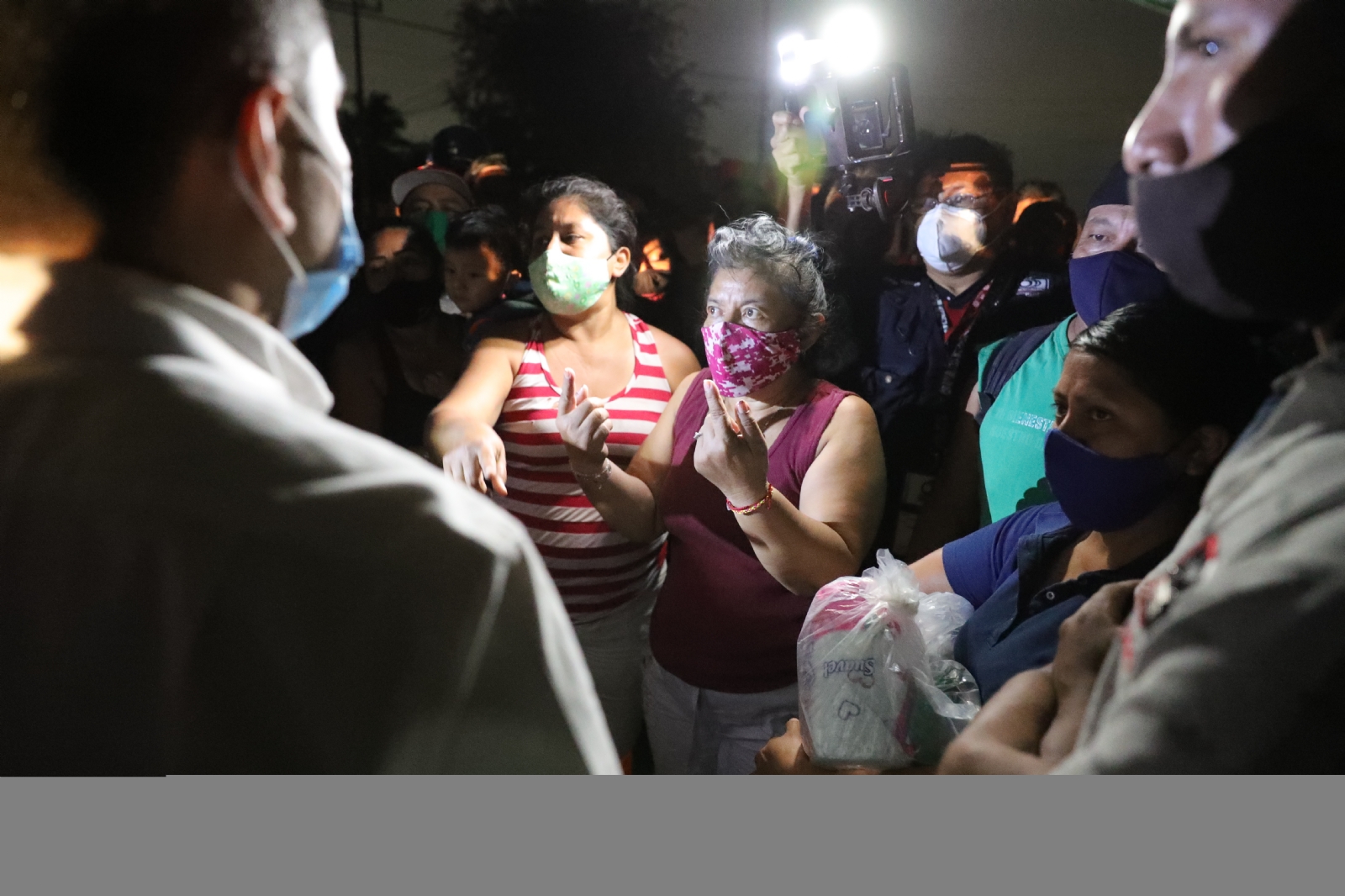 Los empleado realizaron una manifestación en medio del apagón