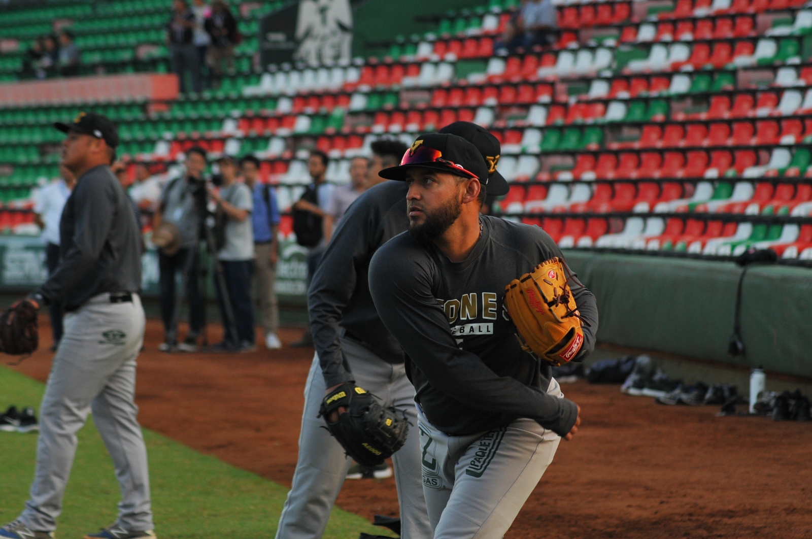 Yoanner Negrín regresa a los Leones de Yucatán