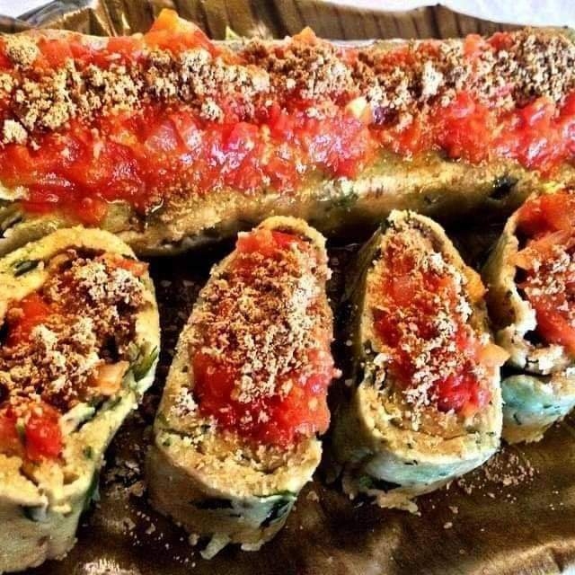 Este manjar yucateco está hecho con chaya, huevo, y lleva salsa de tomate y pepita