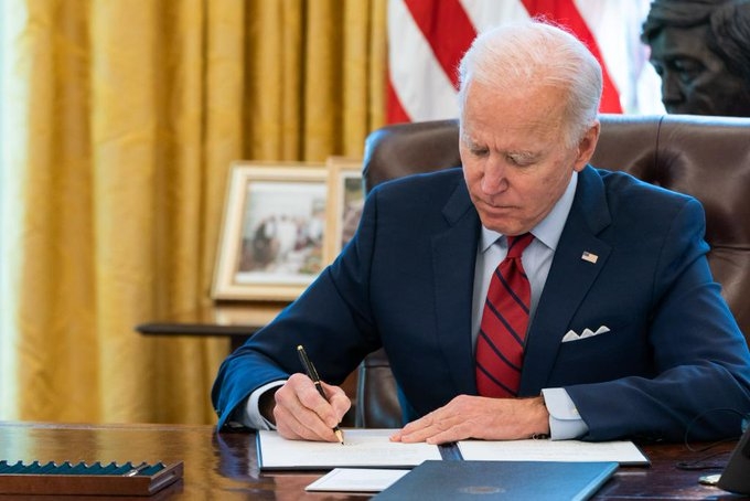 El presidente de Estados Unidos busca revertir las políticas de Gobierno de su antecesor