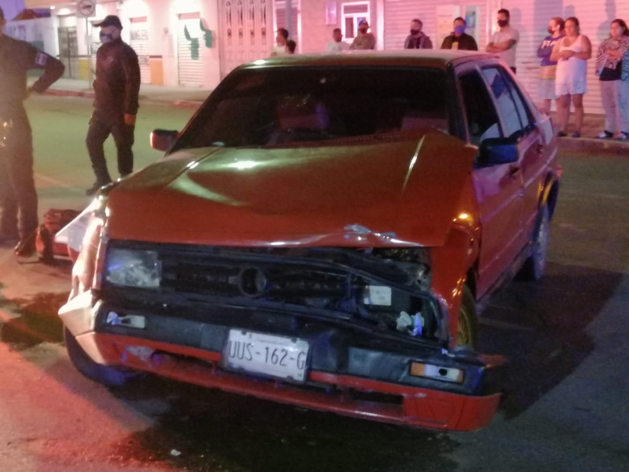 De inmediato los vecinos dieron aviso al número de emergencia 911