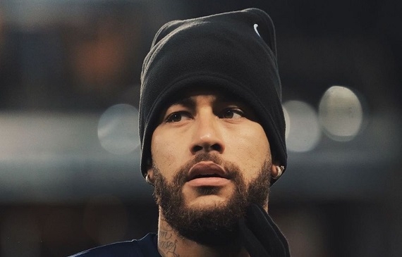 Neymar ha sido criticado por su comportamiento fuera de la cancha