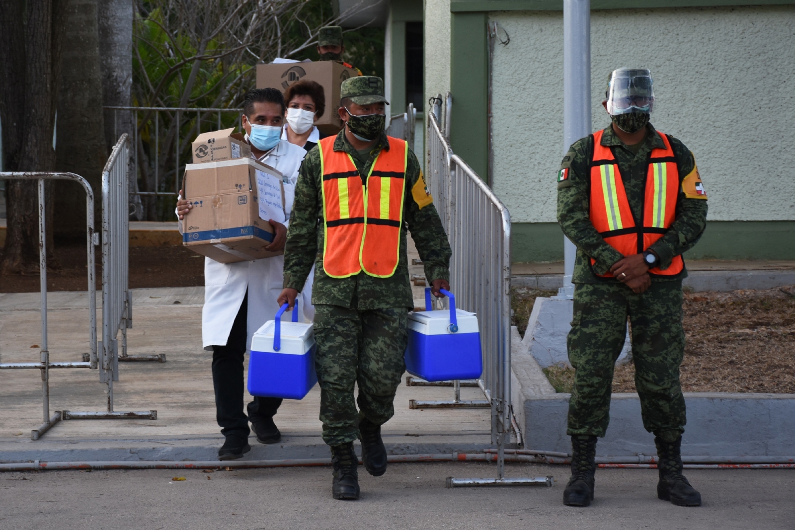 Mañana arribarán 8 mil 265 dosis Pfizer en una aeronave de las Fuerzas Armadas Mañana arribarán 8 mil 265 dosis Pfizer en una aeronave de las Fuerzas Armadas