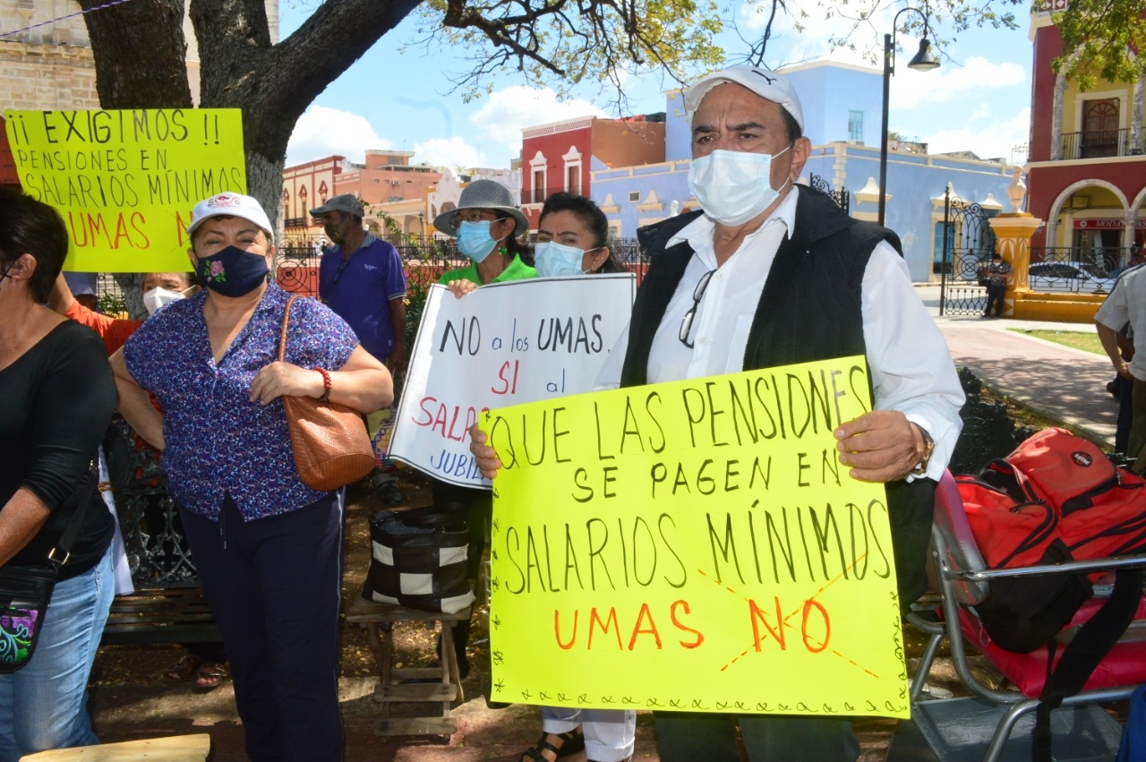 Jubilados exigen que se les pague en salarios mínimos Jubilados exigen que se les pague en salarios mínimos