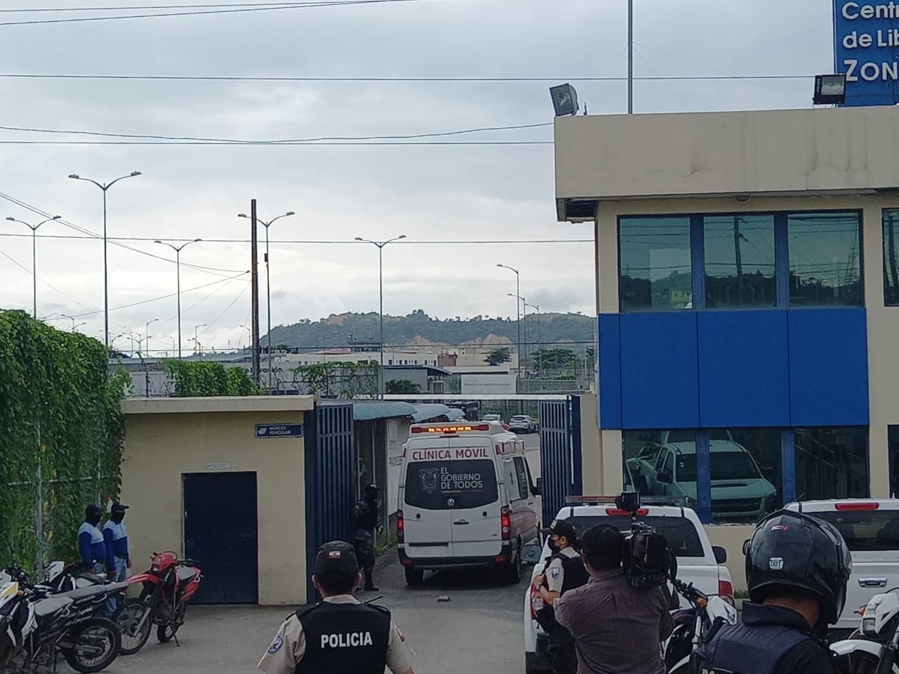 Los disturbios en las penitenciarías de Guayaquil, Cuenca y Latacunga Los disturbios en las penitenciarías de Guayaquil, Cuenca y Latacunga
