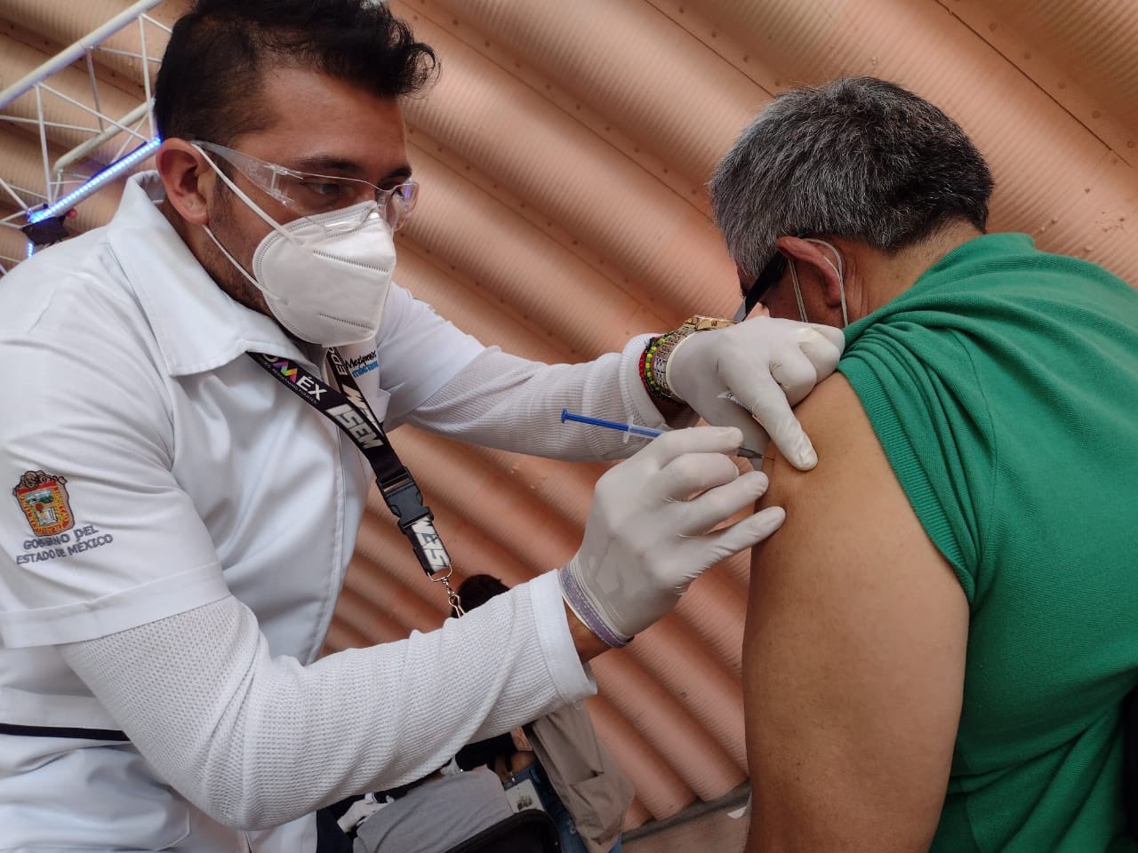 Ecatepec recibió 200 mil dosis de la vacuna Sinovac. Ecatepec recibió 200 mil dosis de la vacuna Sinovac.