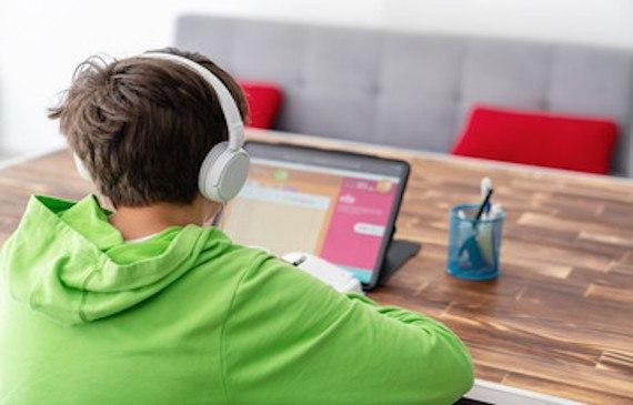 El sistema Aprende en Casa se implementó por el confinamiento
