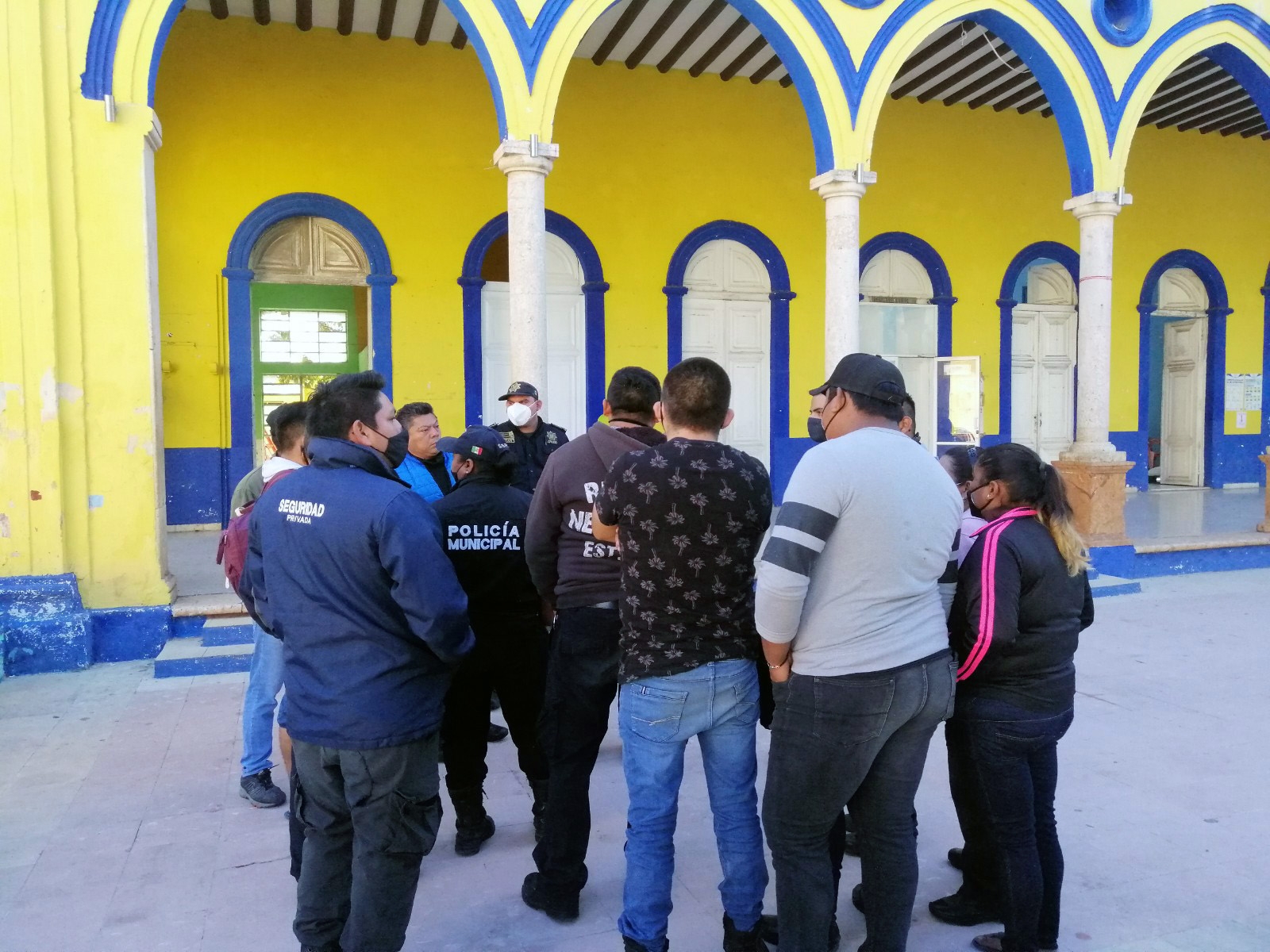 Los exagentes acudieron por su liquidación