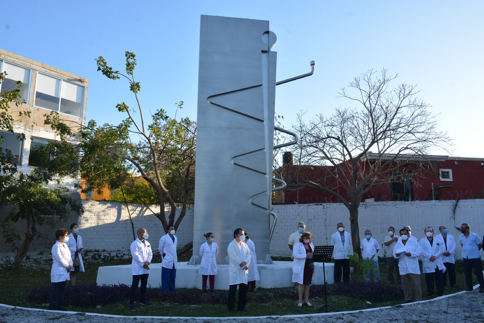Los médicos afirman que sólo el 5 por ciento de sus colegas está considerado dentro de la lista para ser inmunizados Los médicos afirman que sólo el 5 por ciento de sus colegas está considerado dentro de la lista para ser inmunizados