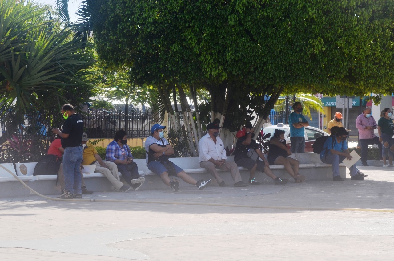 Muchas personas no respetan la sana distancia en Ciudad del Carmen