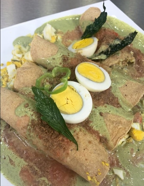 Los papadzules son un alimento casi sagrado en la península. Los papadzules son un alimento casi sagrado en la península.