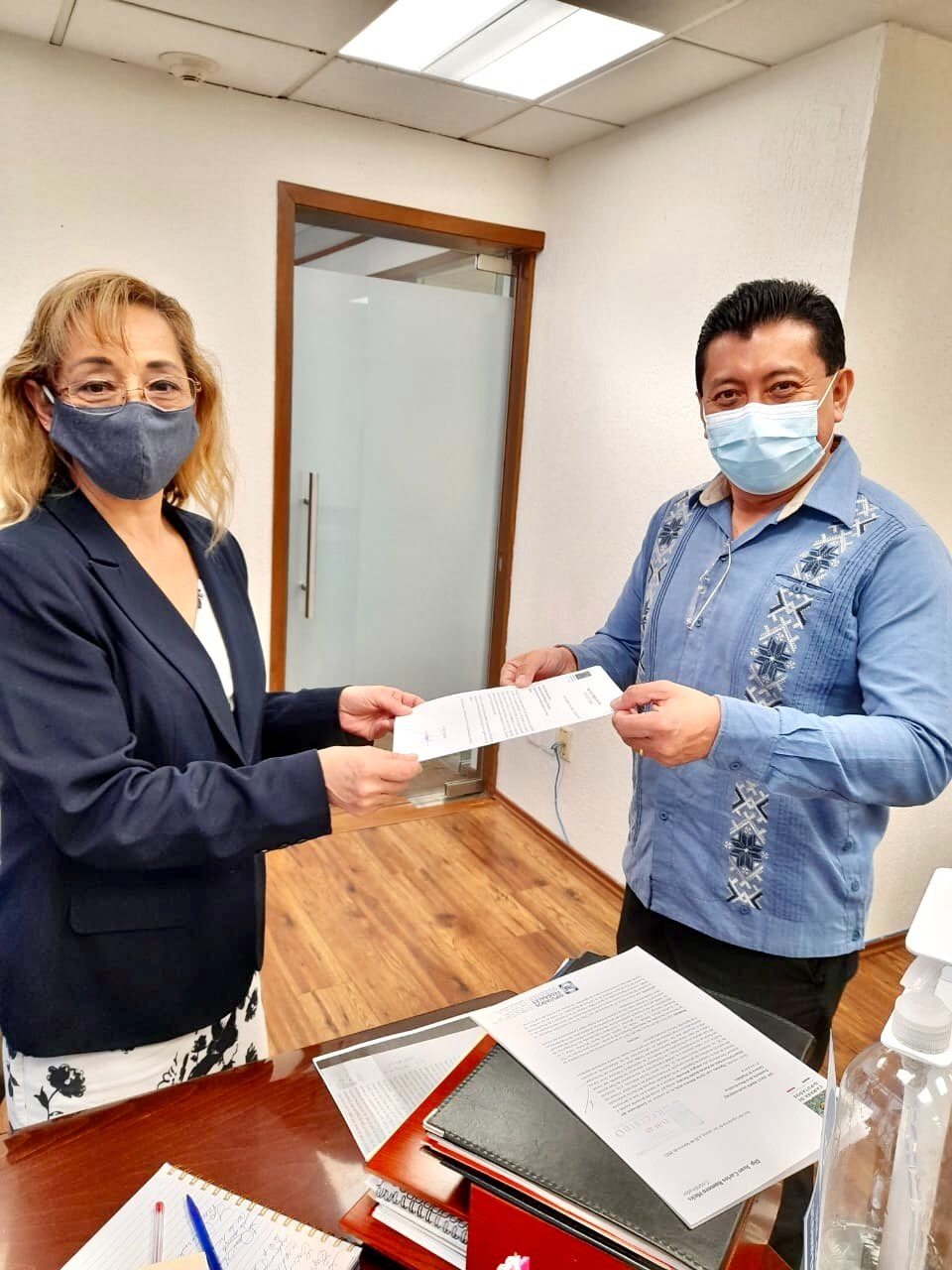 El diputado presentó solicitud ante congreso para poder contender por la pre candidatura a la presidencia municipal . El diputado presentó solicitud ante congreso para poder contender por la pre candidatura a la presidencia municipal .