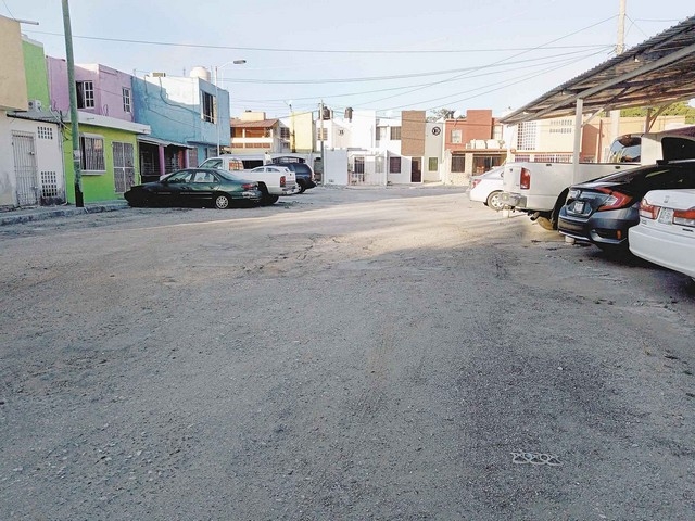 El alcalde al parecer simula la construcción de nuevas calles, que en realidad llevan tiempo reparadas, apuntó el dirigente Froilán Palestino Cruz