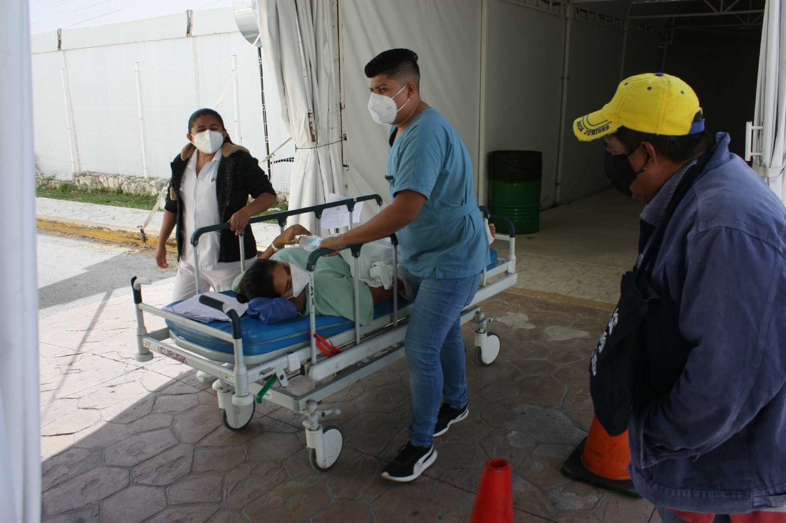 Según el reporte técnico, con corte hasta las 12:00 horas, 5 mil 792 pacientes se encontraban en aislamiento social