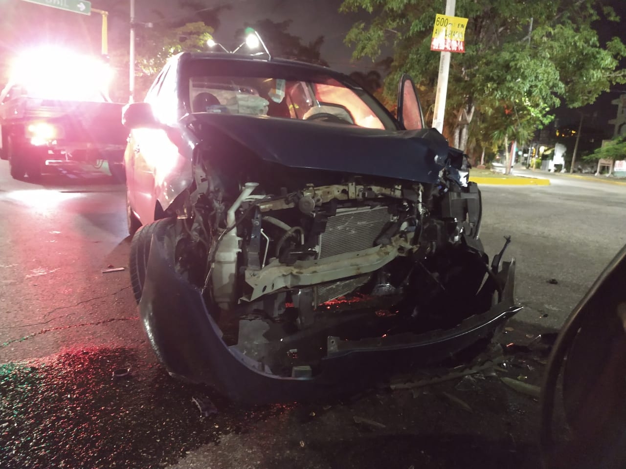 Así quedó el auto después del choque