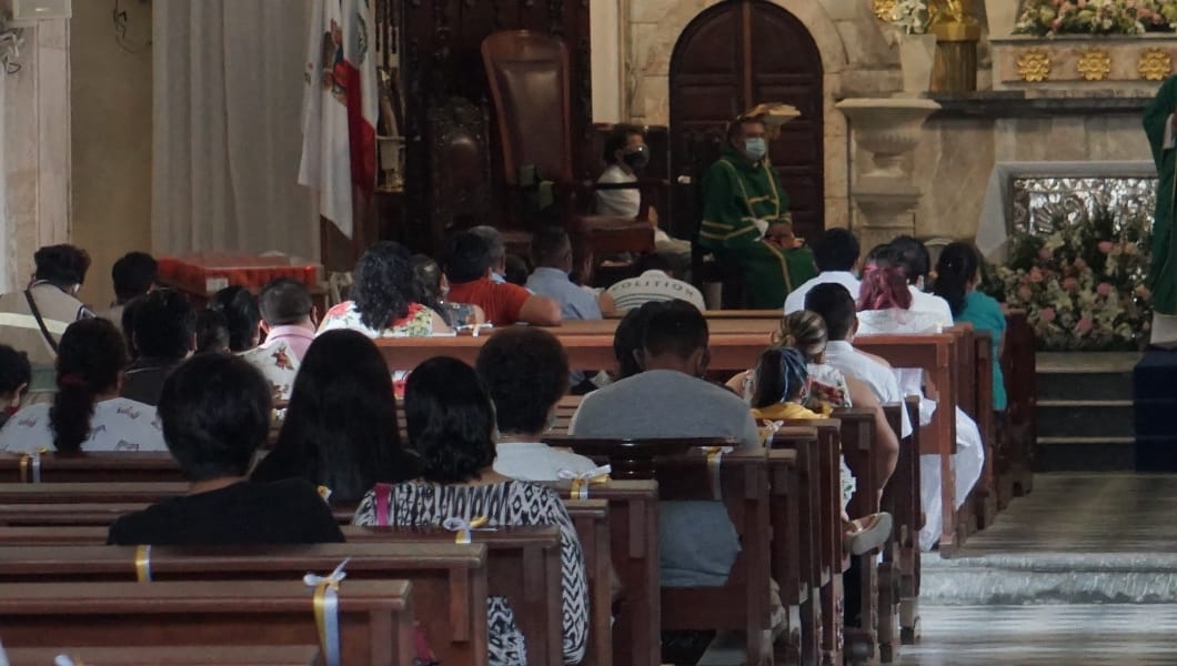 Tendremos servicios básicos necesarios, claro que cuidando las normas de higiene contra el COVID19, dijo el presbítero
