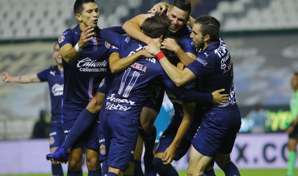Chivas le gana al León en su casa y da esperanza al equipo en el torneo