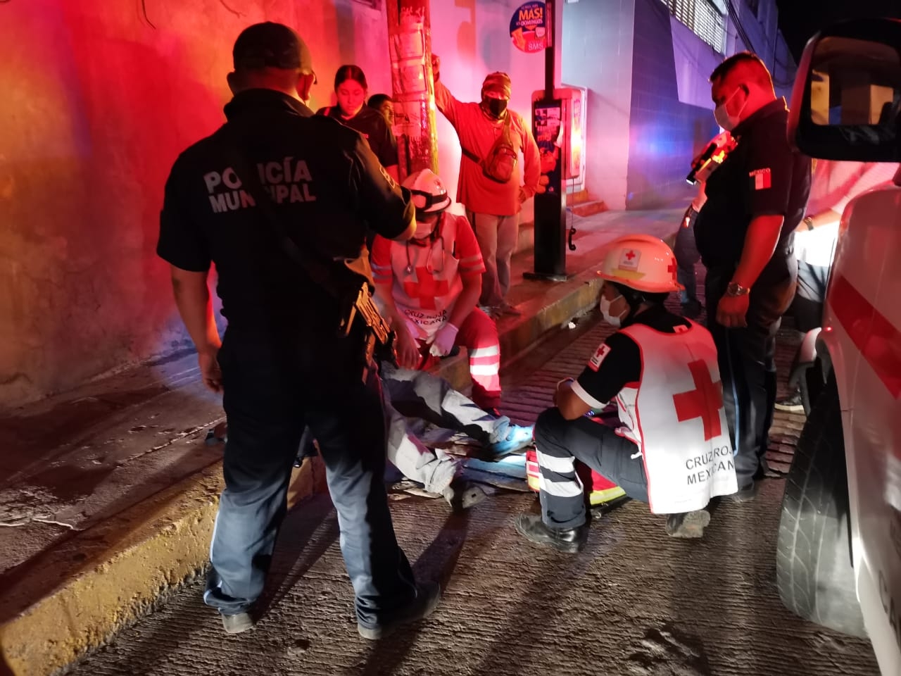 La víctima fue atendida por paramédicos La víctima fue atendida por paramédicos
