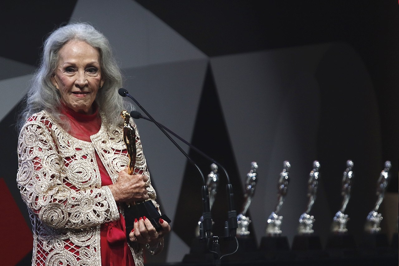 La actriz Isela Vega murió ayer