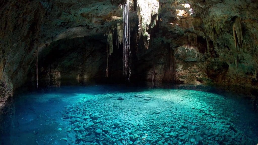 Este ojo de agua tiene 40 metros de largo y 30 metros de ancho