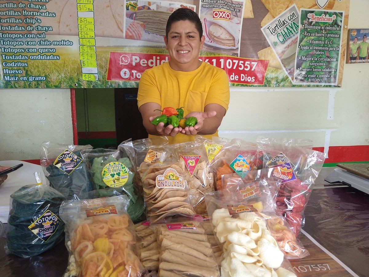 Joven emprendedor promueve productos de maíz criollo en Tizimín