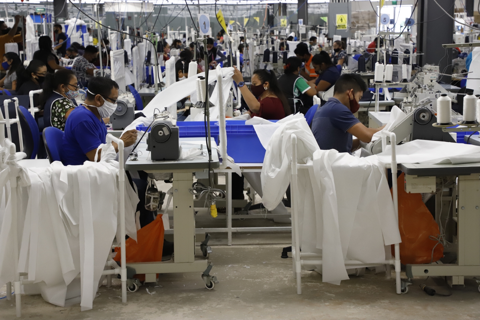 La planta se encuentra en la zona industrial de Valladolid; el 70 por ciento de la plantilla está conformada por mujeres del municipio y comisarías cercanas