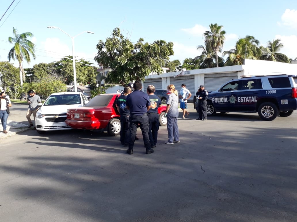 Al lugar de los hechos llegaron elementos de la Policía de Tránsito del estado Al lugar de los hechos llegaron elementos de la Policía de Tránsito del estado