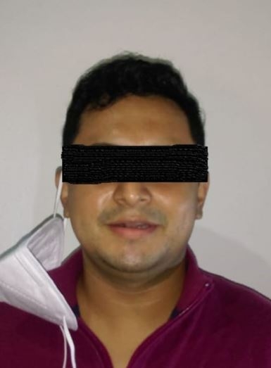 Detienen a profesor por pornografía infantil
