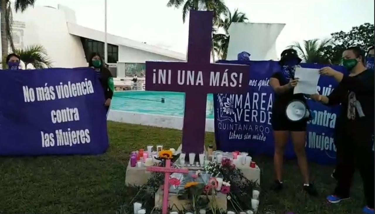 Una parte del "antimonumento" fue desprendido de su base, lo que generó malestar entre las integrantes de los colectivos Una parte del "antimonumento" fue desprendido de su base, lo que generó malestar entre las integrantes de los colectivos