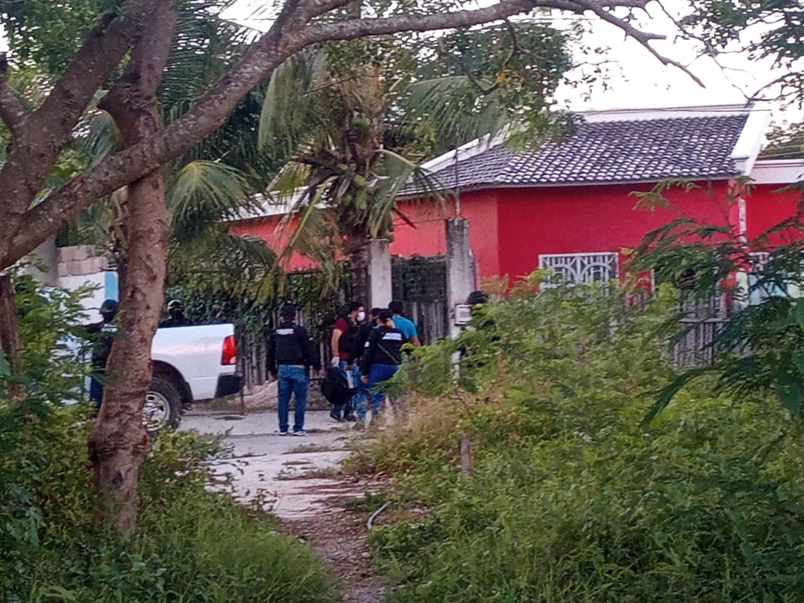 Realizan cateo simultaneo Realizan cateo simultaneo