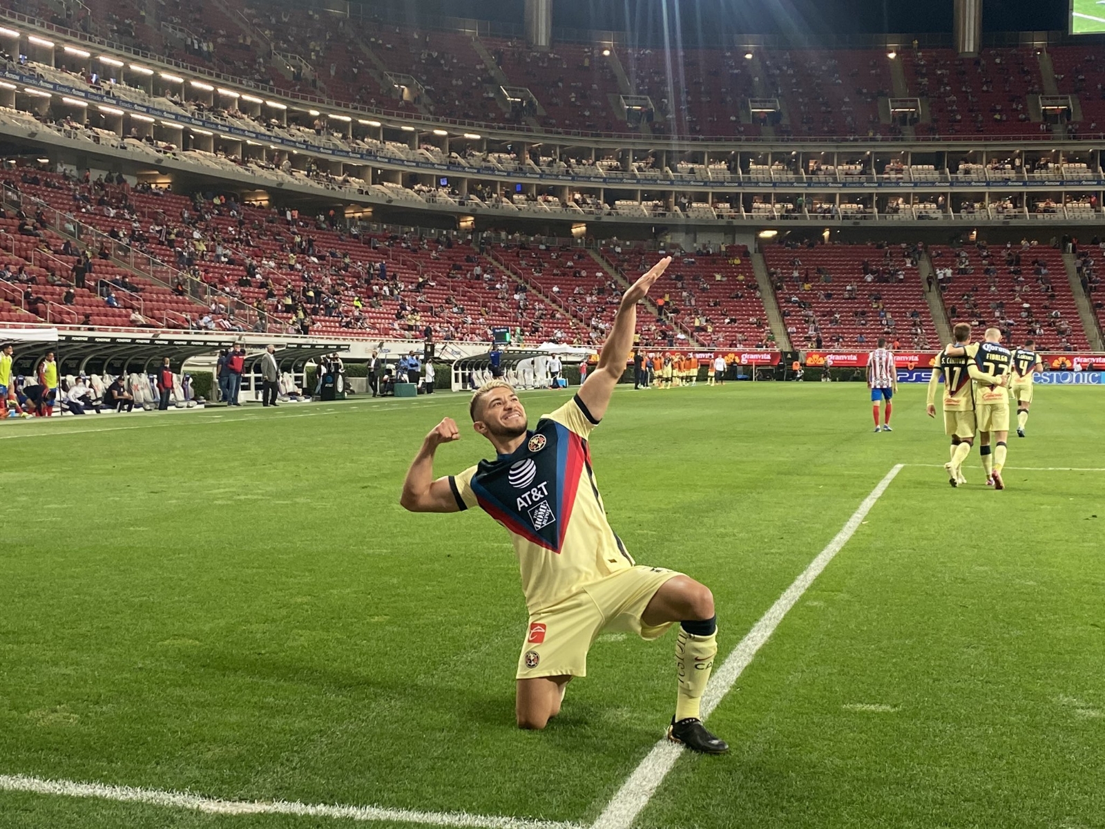 Henry Martin festejó gol como Blanco