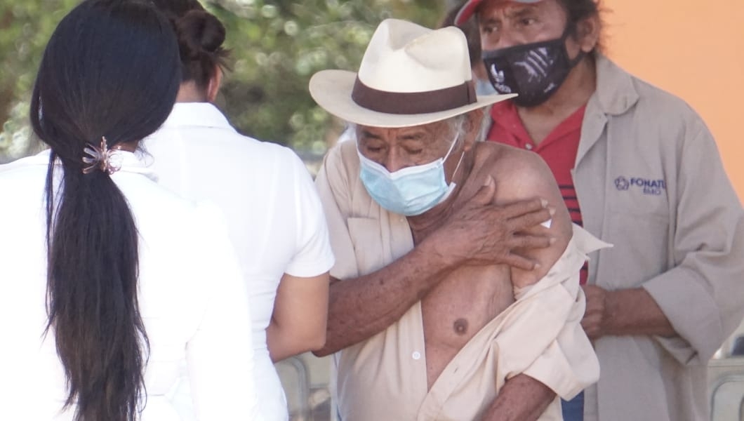 Muchos adultos mayores acudieron desde temprano
