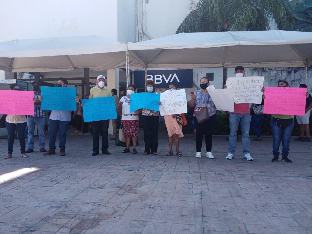 Los artesanos manifestaron que el gobierno municipal actual que presidente Óscar Rosas González