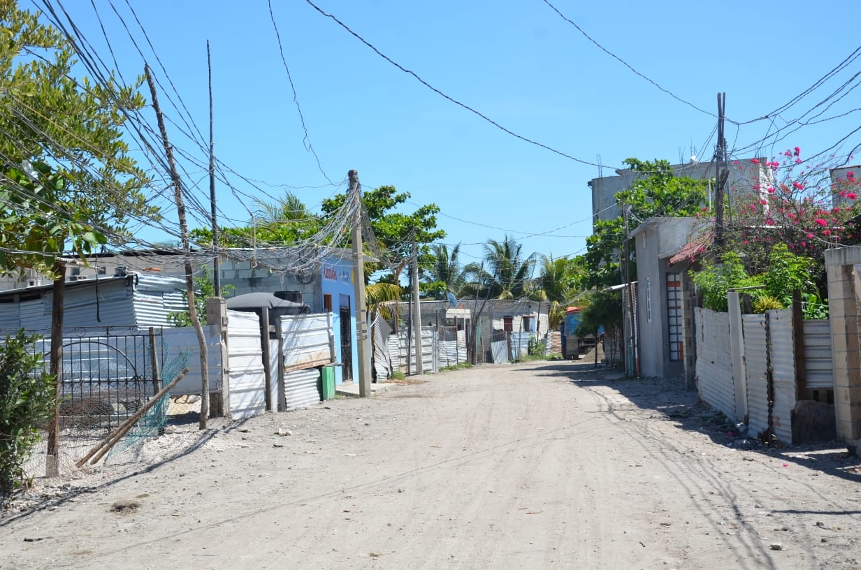 Robo de energía en invasiones daña electrodomésticos en Ciudad del Carmen, señalan