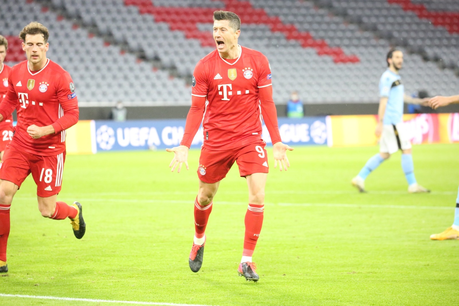 Lewandowski celebra un gol de penal Lewandowski celebra un gol de penal