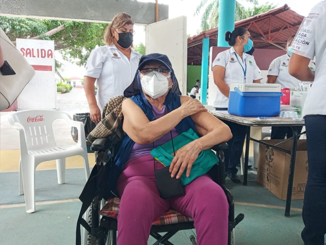 Chetumal concluye la primera fase de vacunación de mayores de 60 años de 16 colonias