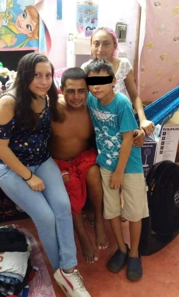Él es uno de los que necesita apoyo Él es uno de los que necesita apoyo