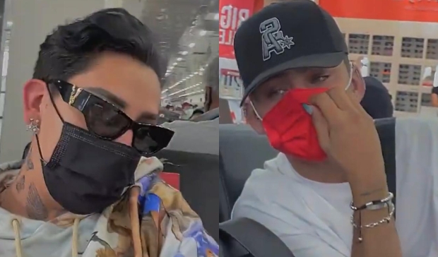 Kunno y Rod Contreras juegan a las escondidillas mientras esperan en aeropuerto de Cancún