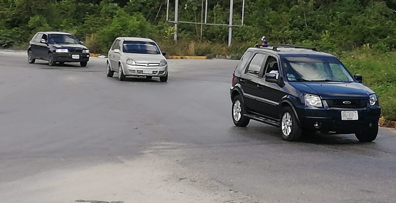 Hoy el tráfico vehicular es fluido Hoy el tráfico vehicular es fluido