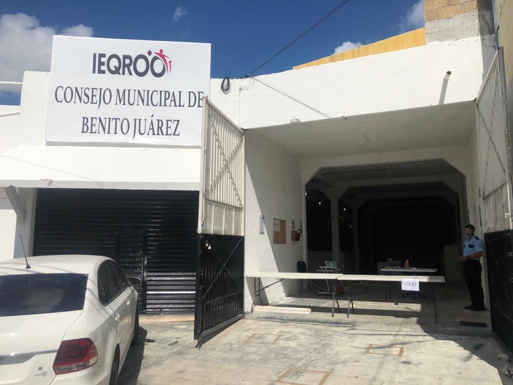 Por el momento no se tiene ninguna notificación de ningún candidato, para que asista el día hoy, sin embargo desde este día quedó instalada la mesa del Consejo Municipal Electoral