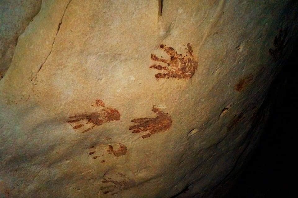 La Gruta de las Manitas, el pasadizo escondido entre la maleza de Homún