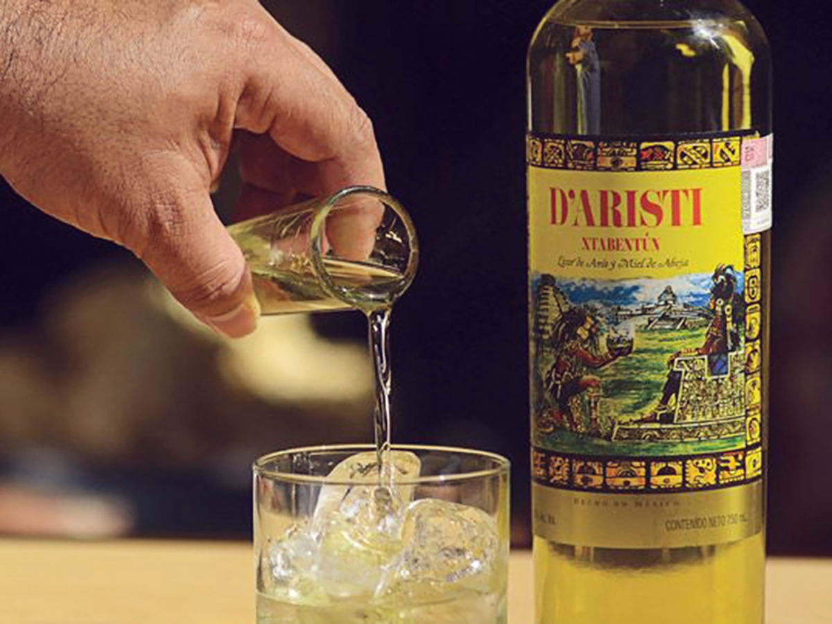 Cinco cosas que no sabías del licor Xtabentún