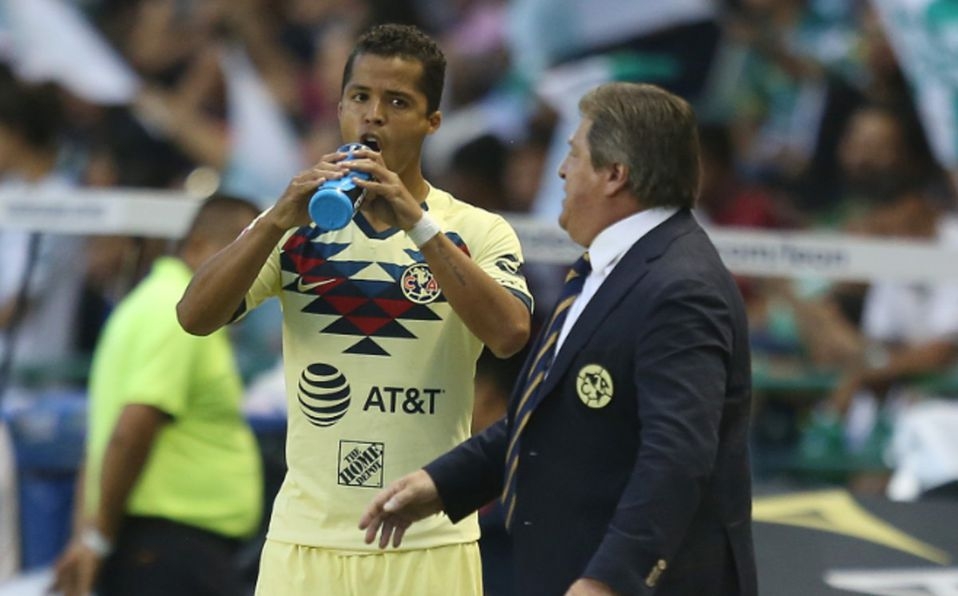 Miguel Herrera se quejó de Giovani Dos Santos Miguel Herrera se quejó de Giovani Dos Santos