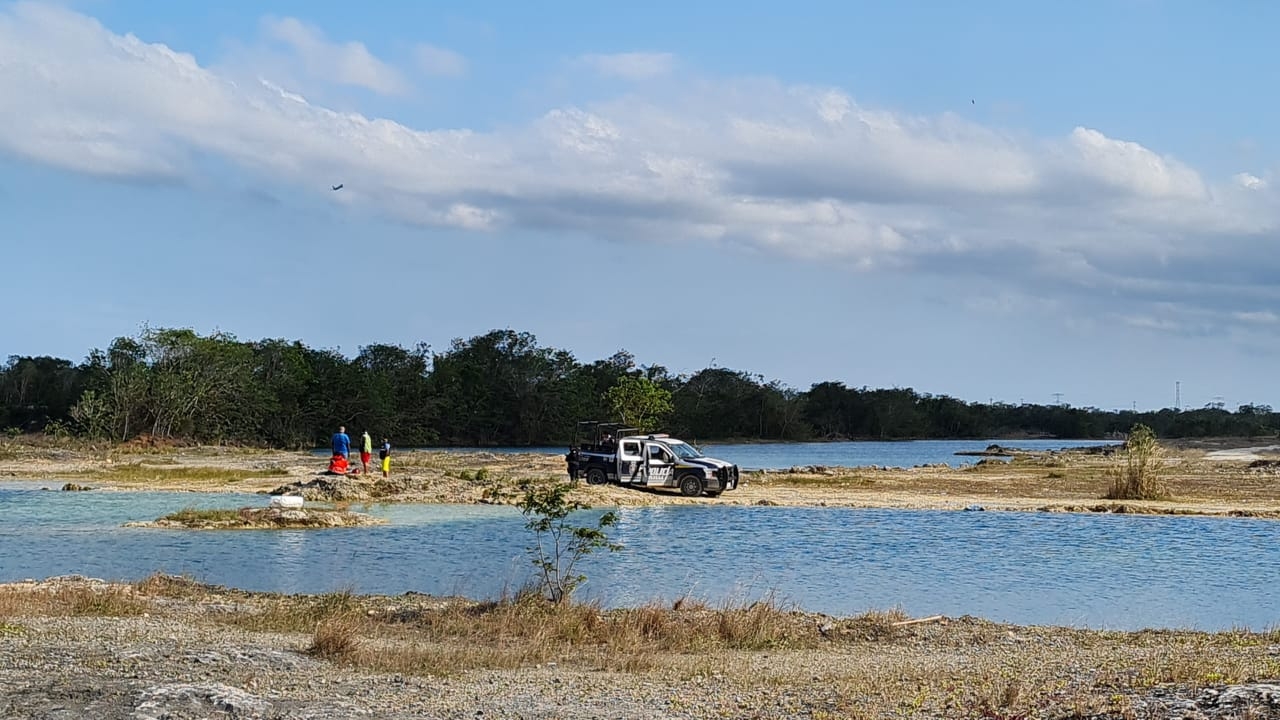 Encuentran cadáver flotando en una laguna de la colonia Santa Cecilia en Cancún