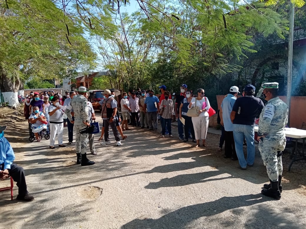 En la logística de aplicación participan elementos de la Guardia Nacional